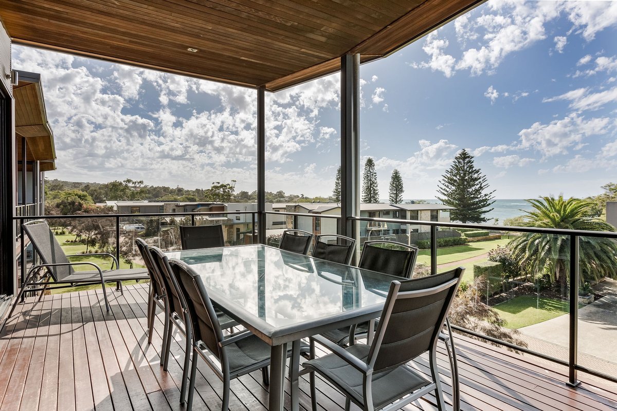 Regency Beach Family House