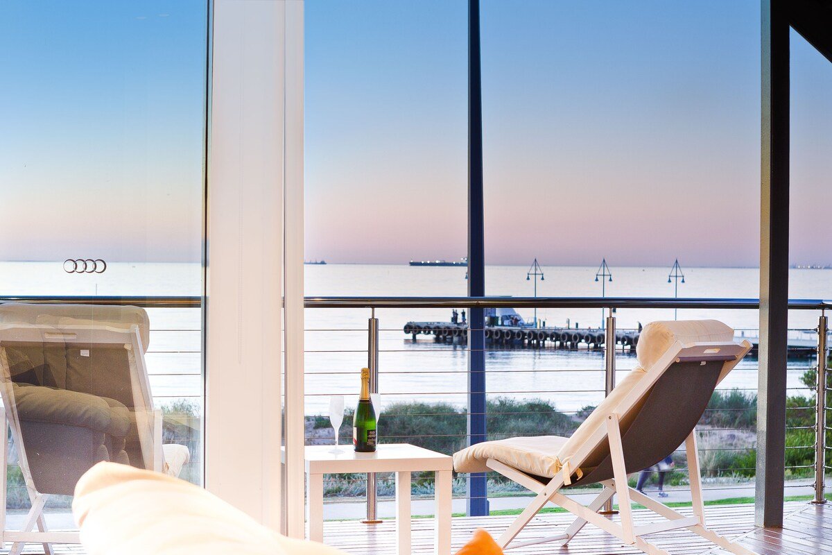 Bluehaven Beach Retreat – Beachfront Luxury gallery image 3