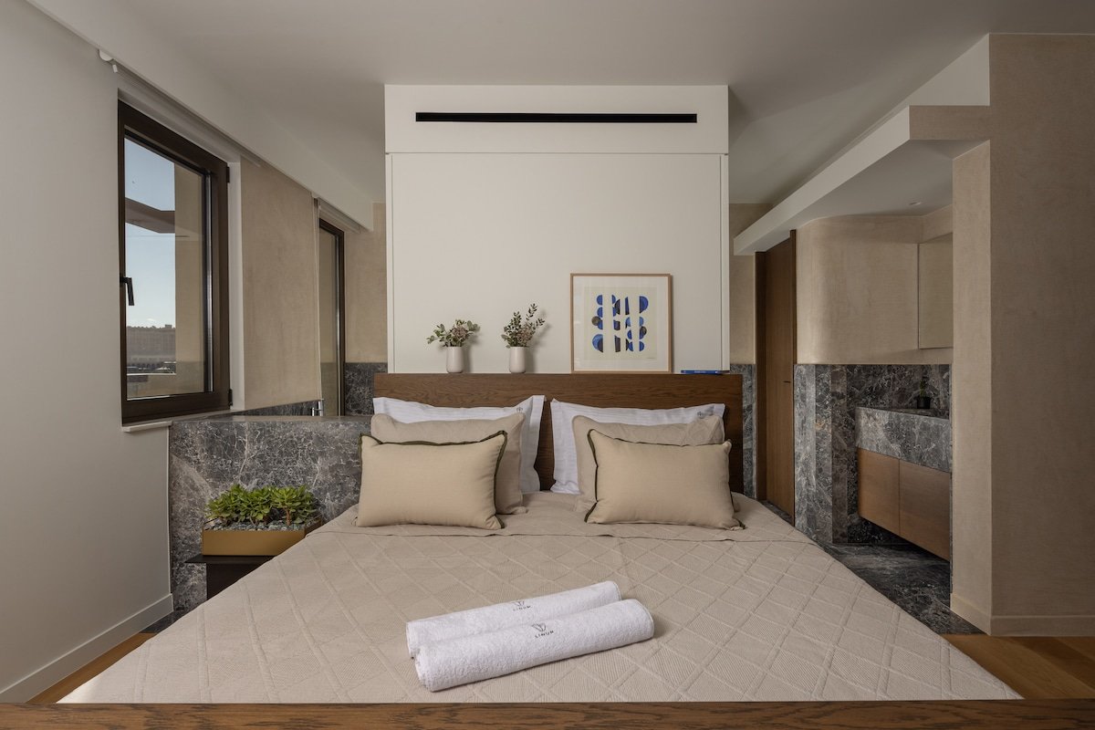 Beachfront Linum Escape Retreat Heated Pool gallery image 3