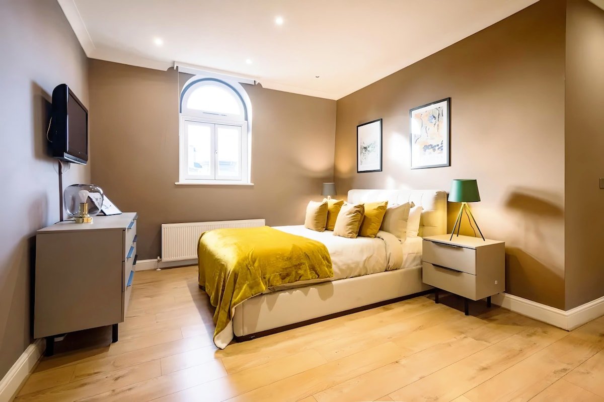 The Penthouse: Soho Most Beautiful View gallery image 3