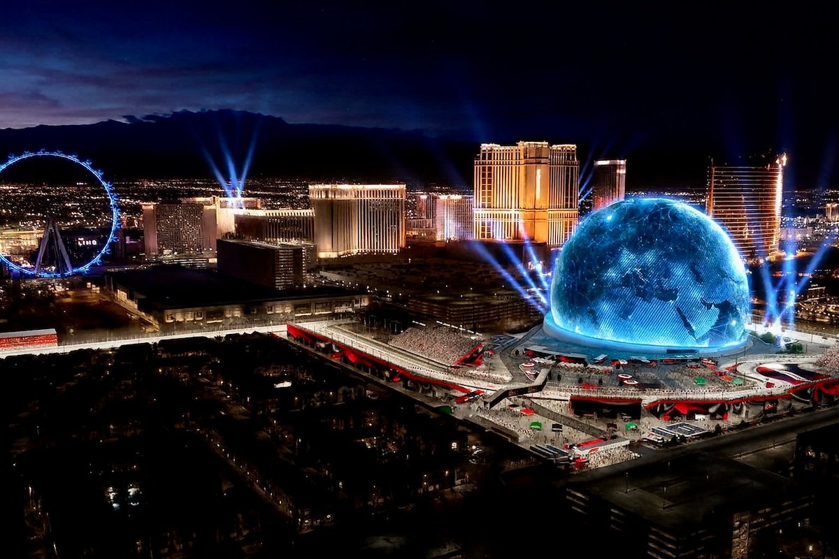 Spacious 3BR Suite in Resort Just Off Vegas Strip! gallery image 5