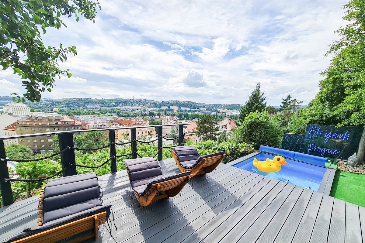 *Oh*yeah*villa* pool hot tub & sauna gallery image 4