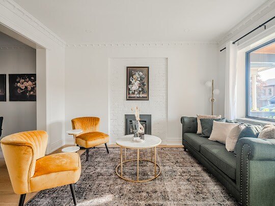 Sophistication & Style 4BDRM/4BTH/Pet Friendly/WFH gallery image 4