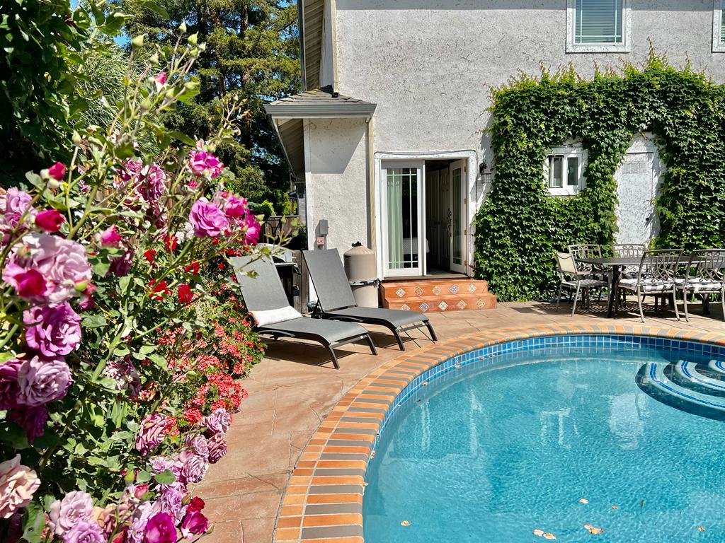 6 BD Home/Guest Suite, Pool – Downtown Mtn View gallery image 2