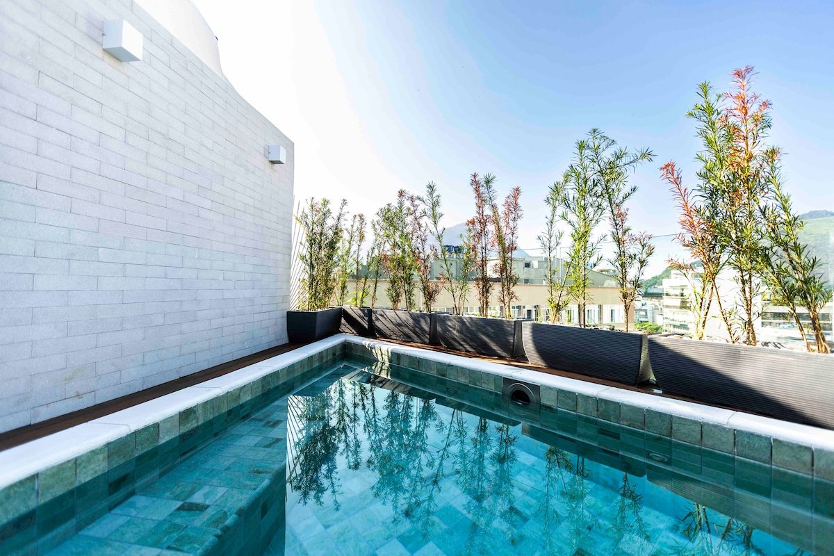 Design Penthouse with brand new pool ilive002 gallery image 3