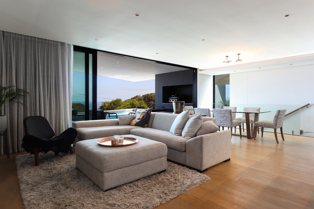Paradise in Camps Bay:Luxury Villa with Pool&Views