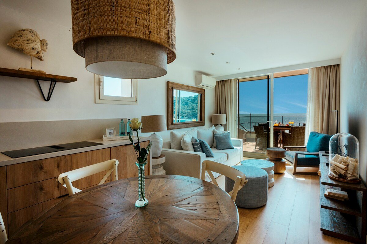 Luxury Premium Sea View – 2 bedroom apartment gallery image 5