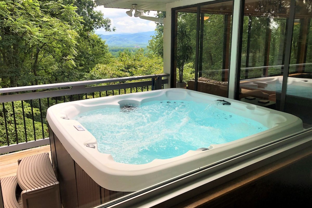 Gorgeous Views! Great Location-Spa-Dreamy Porch! gallery image 2