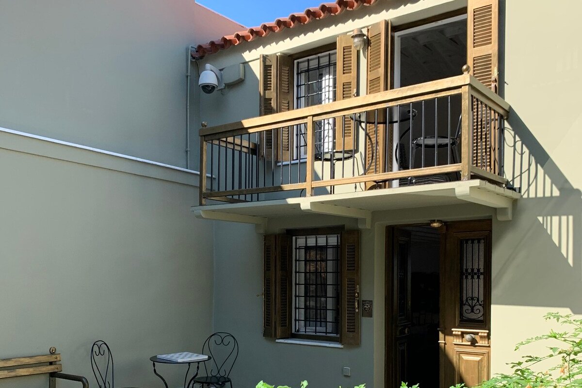 At the Acropolis’ fence gallery image 5