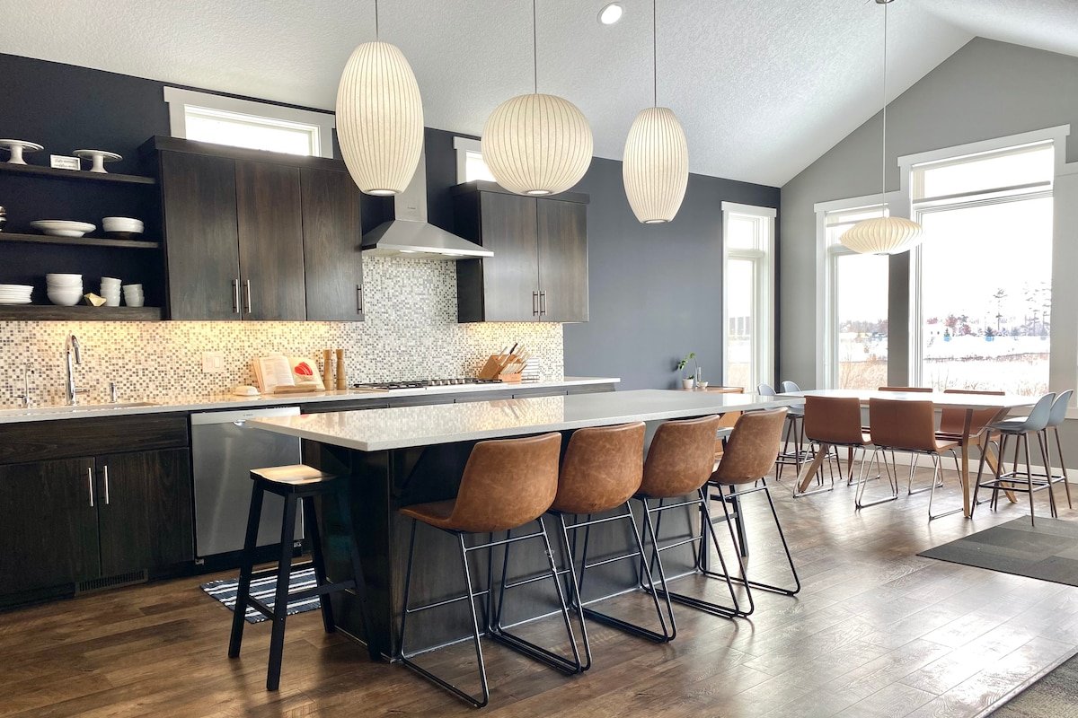 The Modern Sanctuary | 5 BR’s | 3mi TPC | 2mi NSC gallery image 2