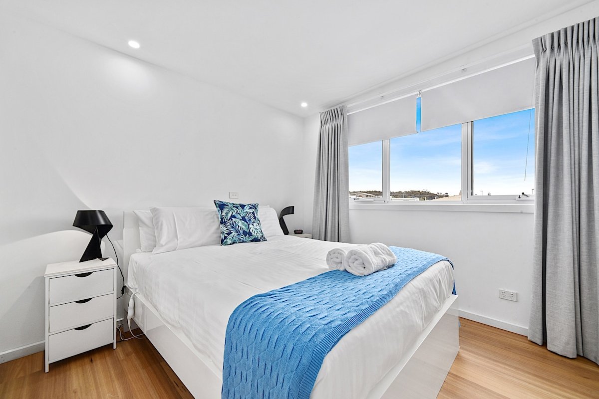 Bridport Sunrise Escape gallery image 5