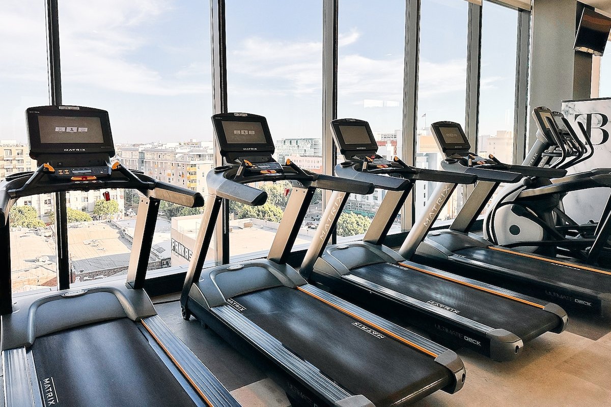 Crypto DTLA 3 Bed Oasis gallery image 4