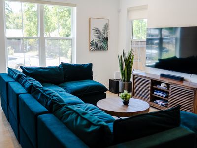 Boho Jungle Mid-century Modern Villa ~10 min to DT