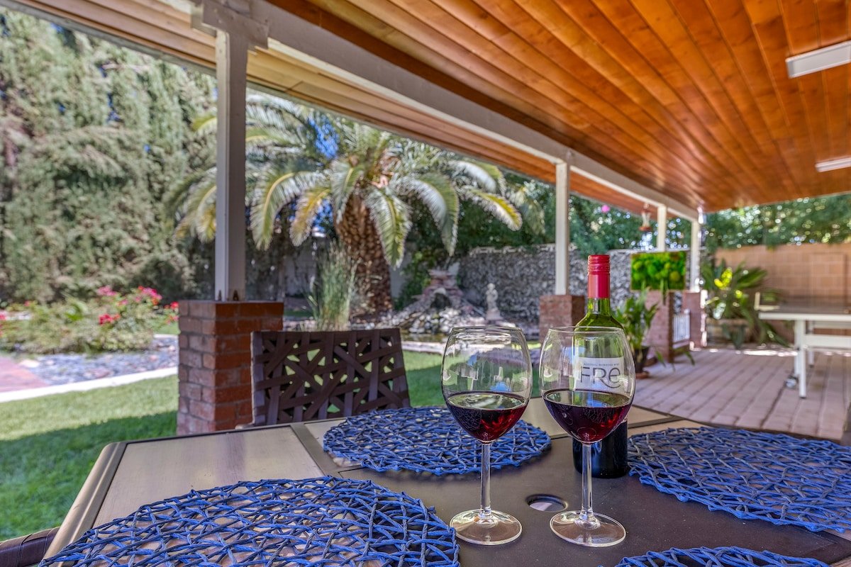 7 bdrm, sleeps 16, Sauna, Koi Pond, Games, Dogs OK gallery image 4