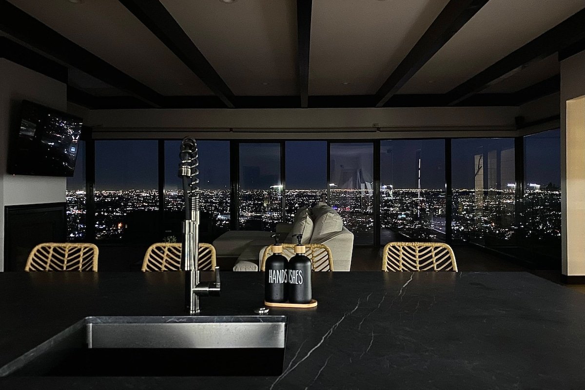 Hollywood Hills Retreat w/Guesthouse & City Views! gallery image 5