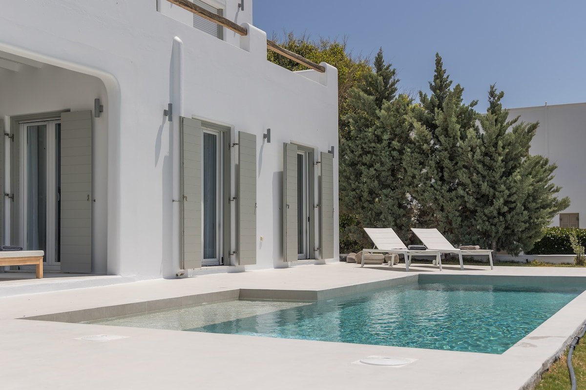White Villa Milos gallery image 2