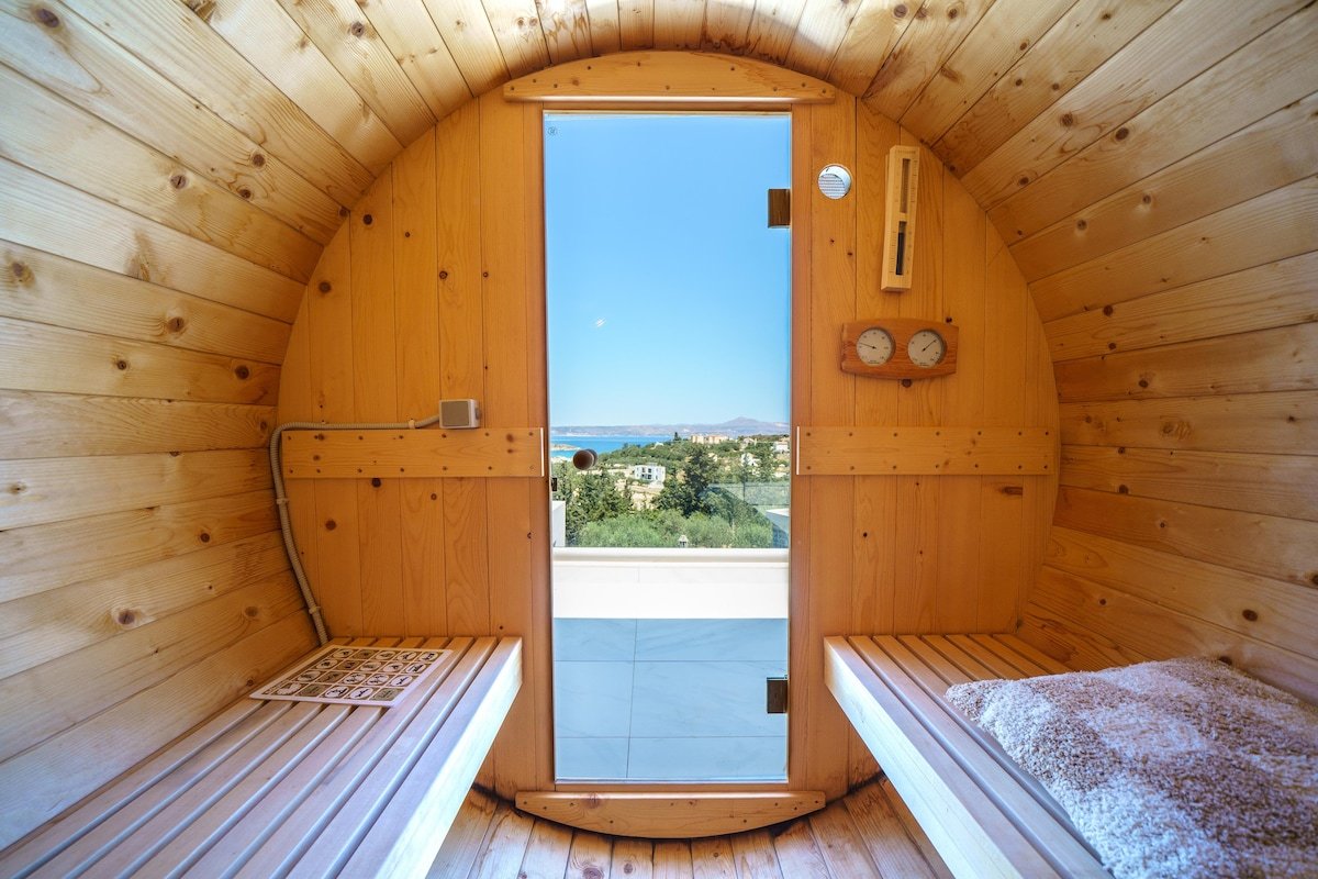 Elegant Nature Villa with Private Sauna by etouri gallery image 4