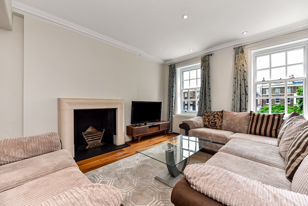 Spacious family apartment in Marylebone