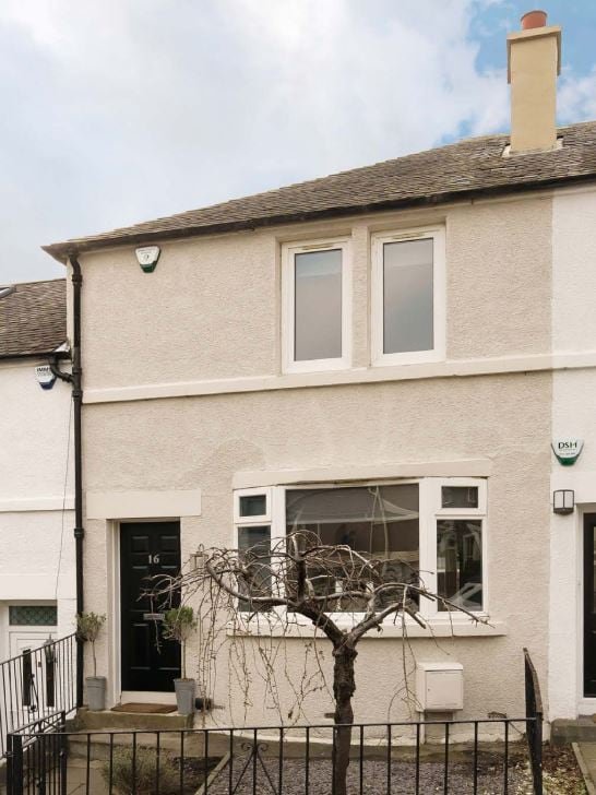 Traditional home near Edinburgh city centre gallery image 3