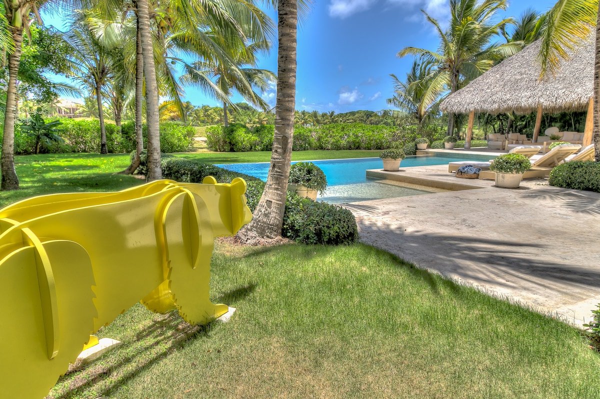 Yellow Bear – Exclusive Golfside Paradise