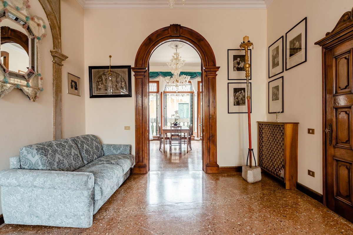 Luxury apartment “La Fenice” gallery image 4