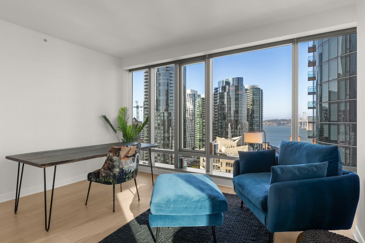 Stunning, Luxe Bay+Bridge Views gallery image 5