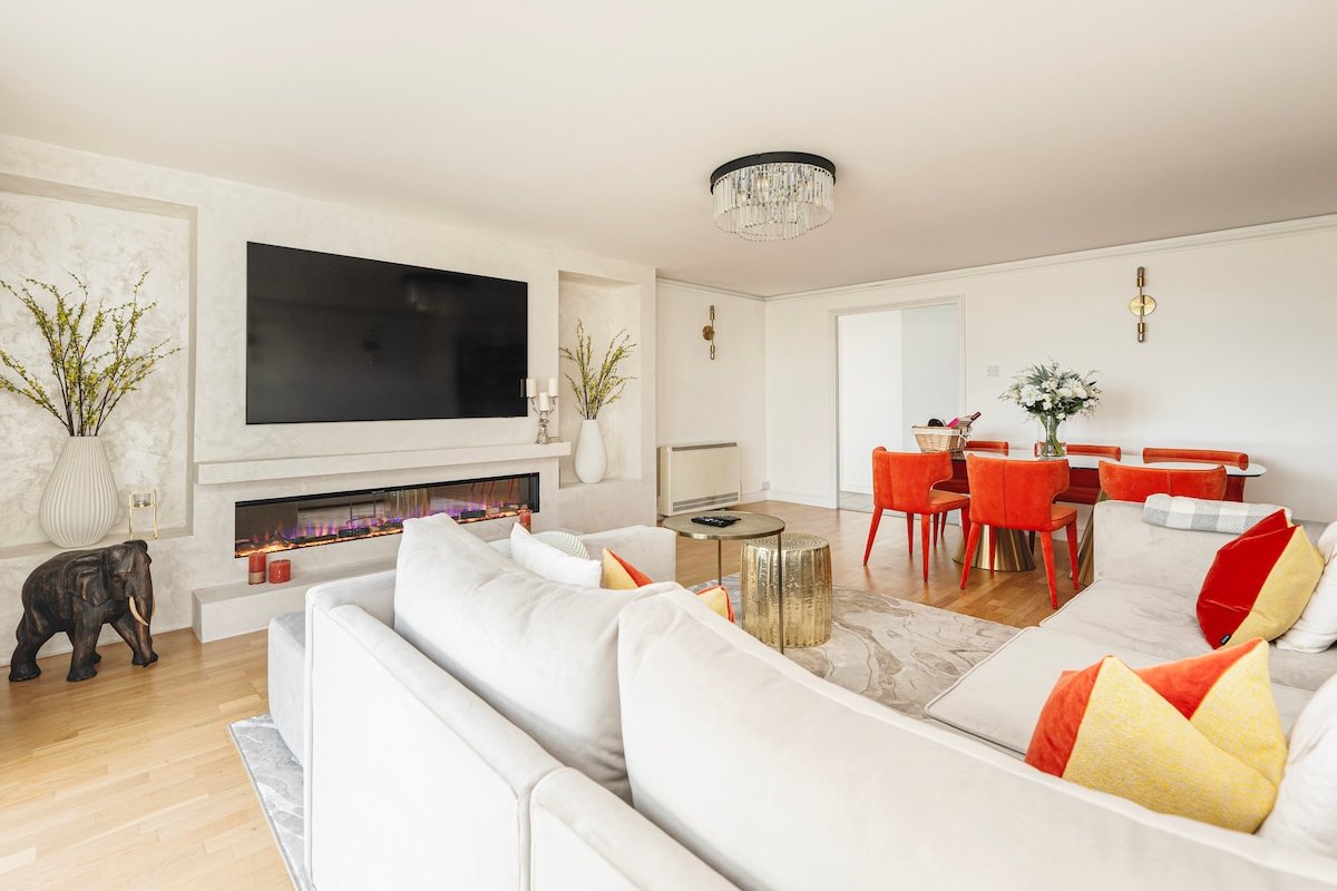 Luxurious 5* Riverview Apt. near Central London! gallery image 2