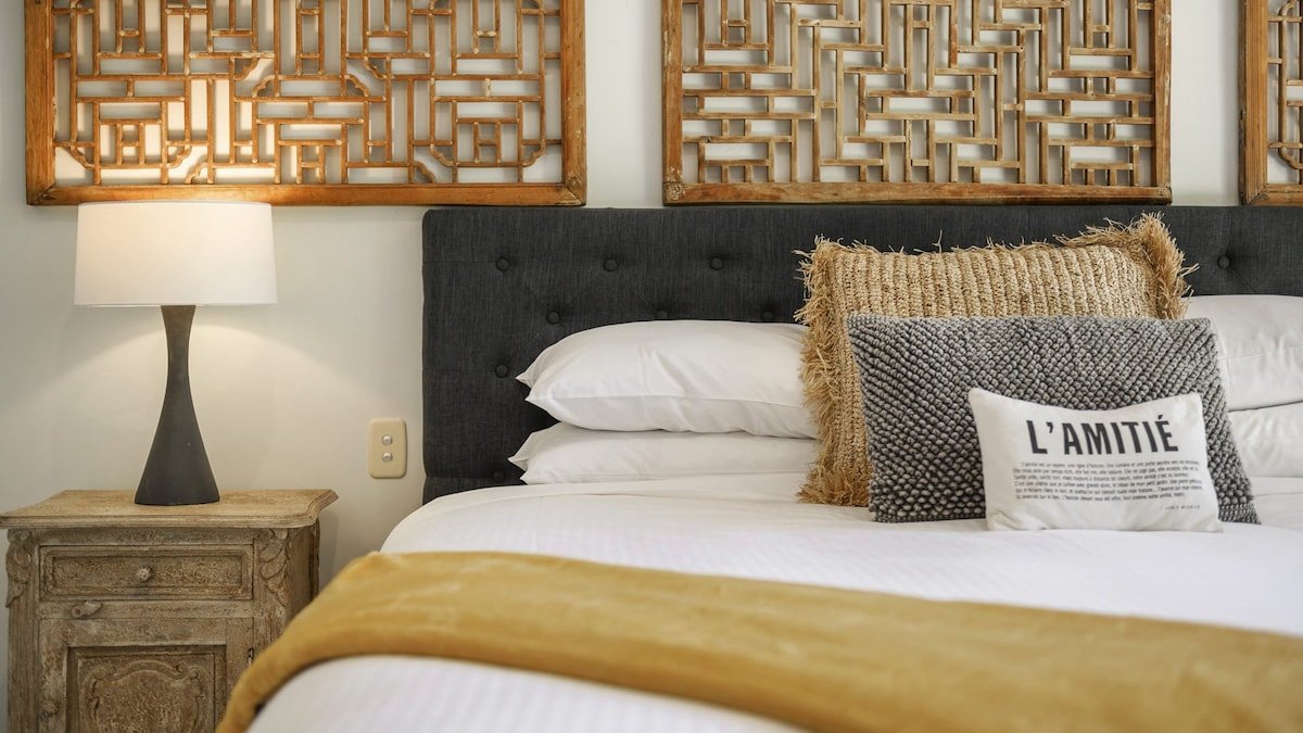 Liapari Beach House – Beach back yard, Pool, Spa gallery image 5