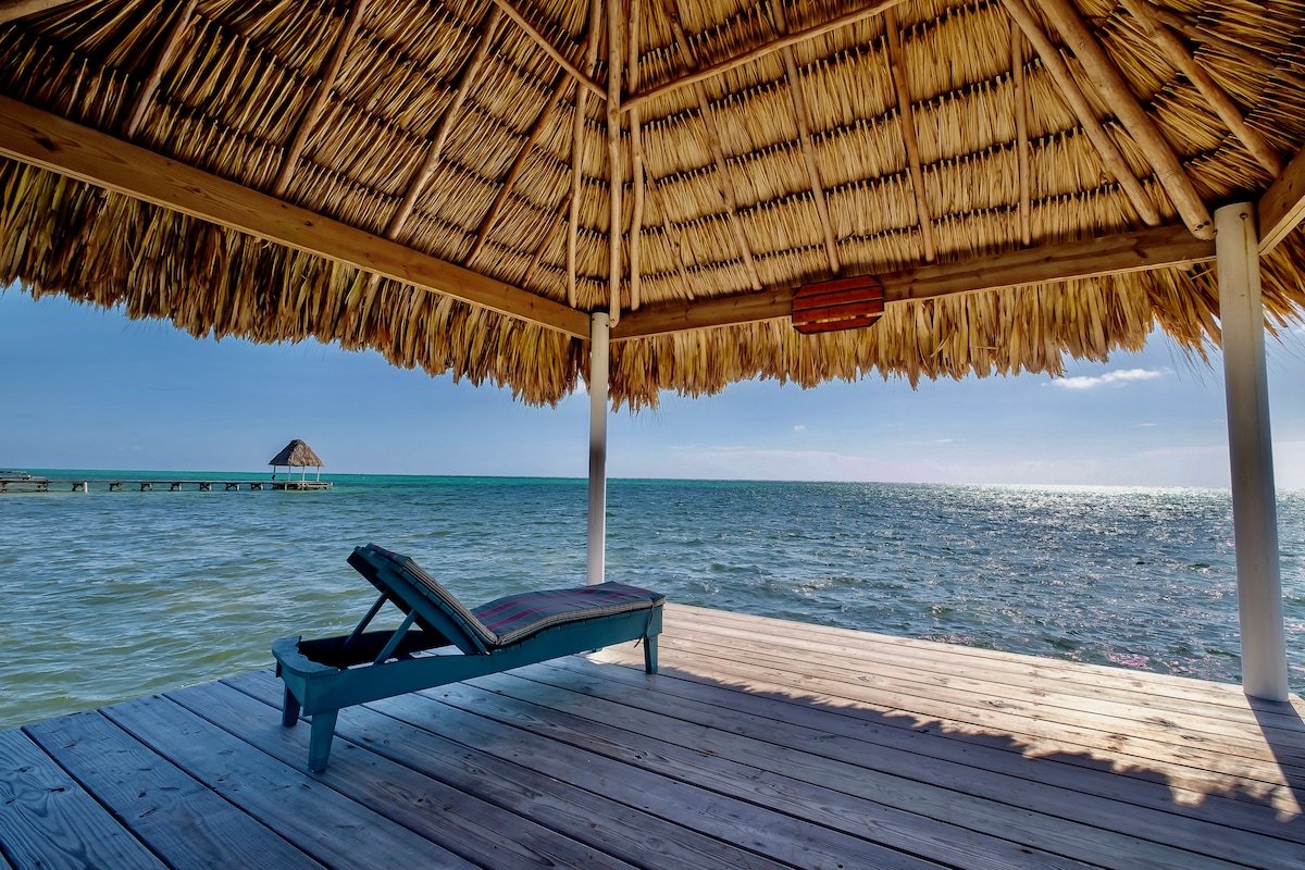 Close to Secret Beach. Kayaks. Bikes. Pool. gallery image 5