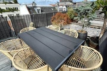 45sqm Private rooftop, 140sqm cosy apartment gallery image 4