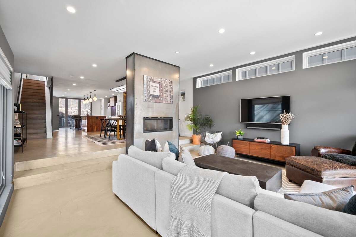 Incredible 4BR in Denver’s RiNO! w/ Hot Tub gallery image 5