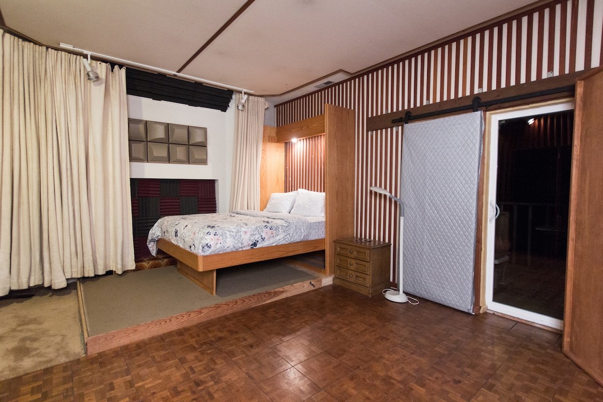 Whole House gallery image 5