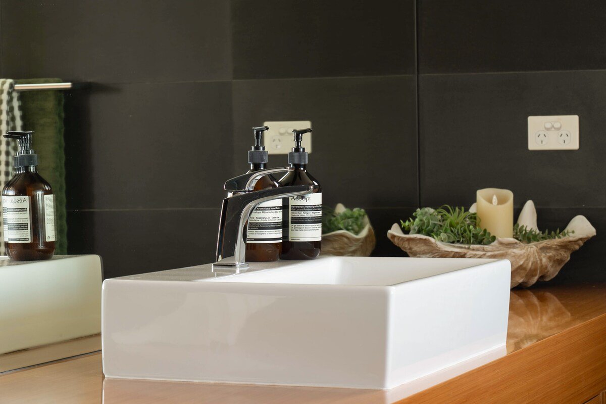 “White Haus” – Sauna, Spa, Ice Bath & More gallery image 5