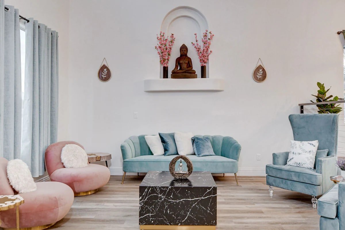 Bright & Modern Oasis | Spa, Pool, 10min to Strip gallery image 2