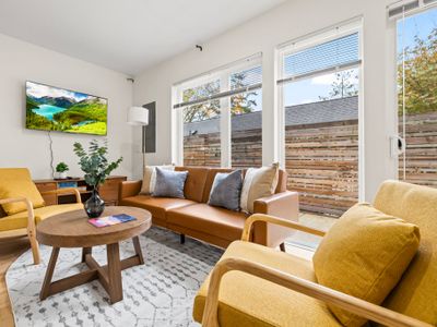 Modern 4B/2.5B Fremont Houses w/ Prime Walkability