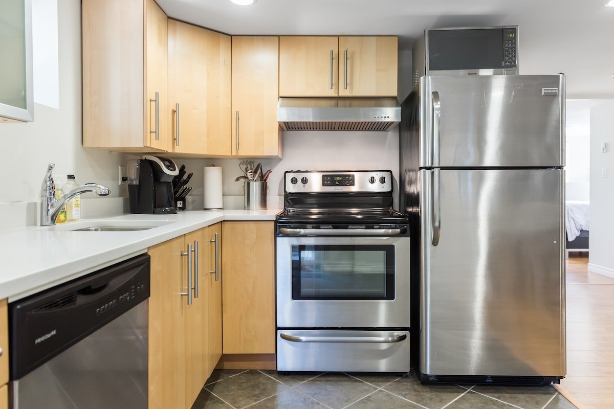 2 Bdrm Garden Suite in the hub of popular Main St gallery image 4