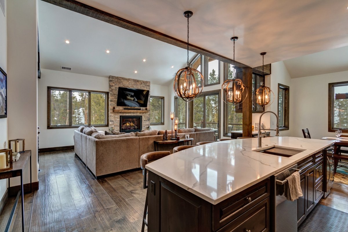 Hoppre Haus – Peak 10 Views! Fire Pit! gallery image 2