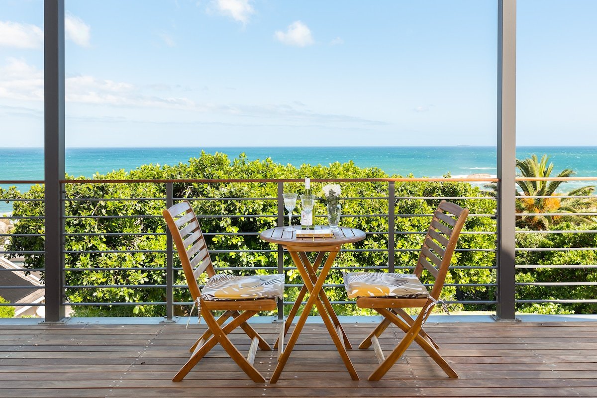Stay Sensational – Charming Camps Bay Villa gallery image 2