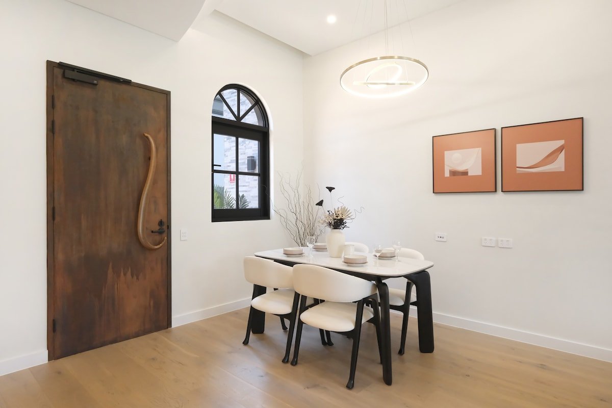 Miranda Lux & New 5-BR Townhouse + 2 free parking gallery image 5