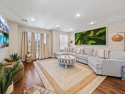 Modern Meets Culture – Top Floor Apartment