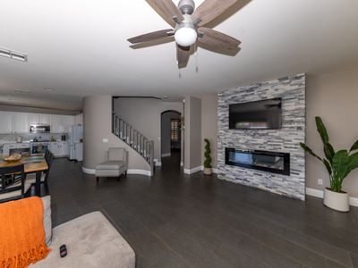 Desert Retreat-5BR/2.5BA-Short Drive Strip,LVCC