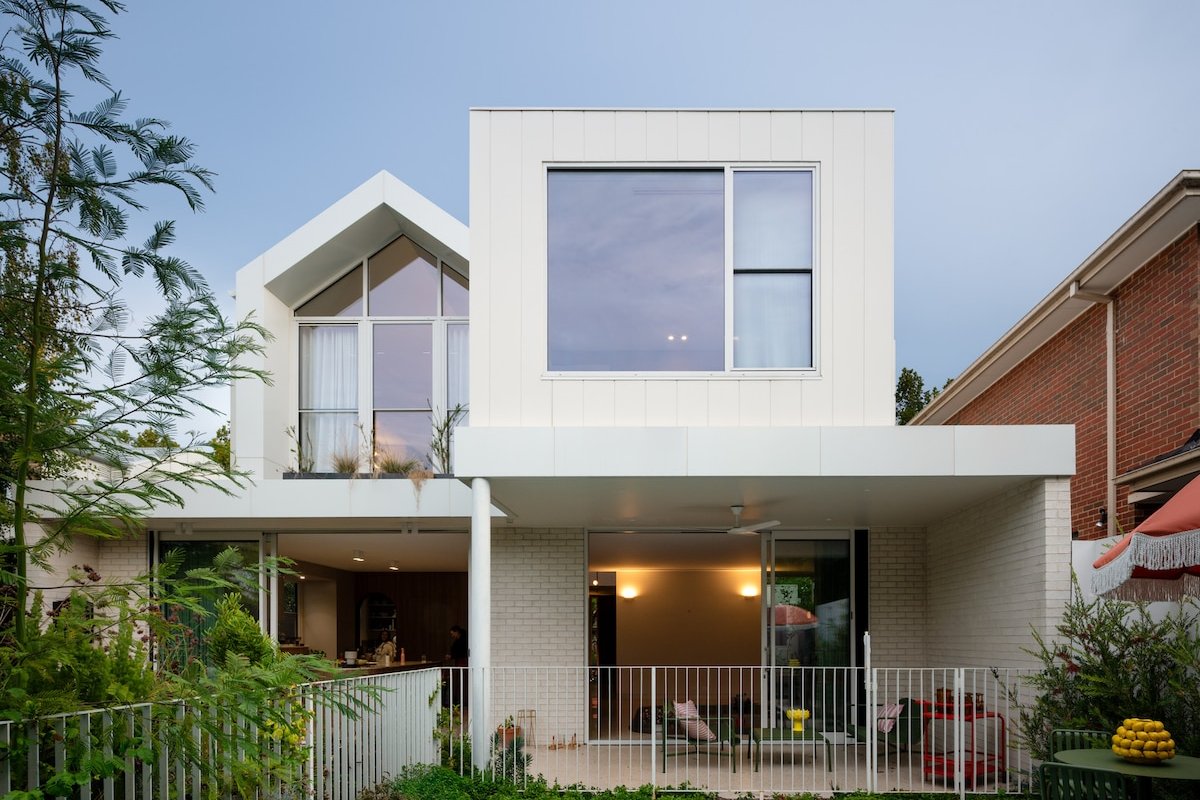 Luxe Designer Family home w Pool and trampoline gallery image 2