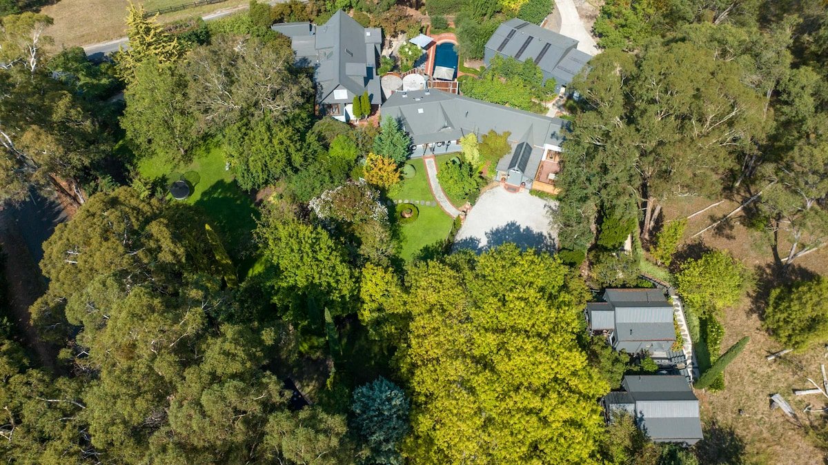 Eden Yarra Valley 16-30+ PAX 10 B/Rooms, gamesroom gallery image 4