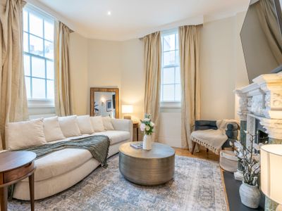 Chelsea 4‑BR, 4 Ensuites | Roof Deck, Quiet Street