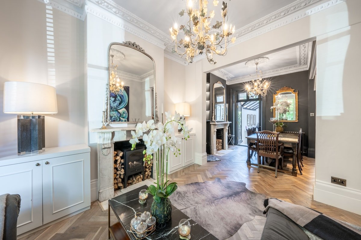 Charming Riverside Townhouse | Garden in Chiswick gallery image 2