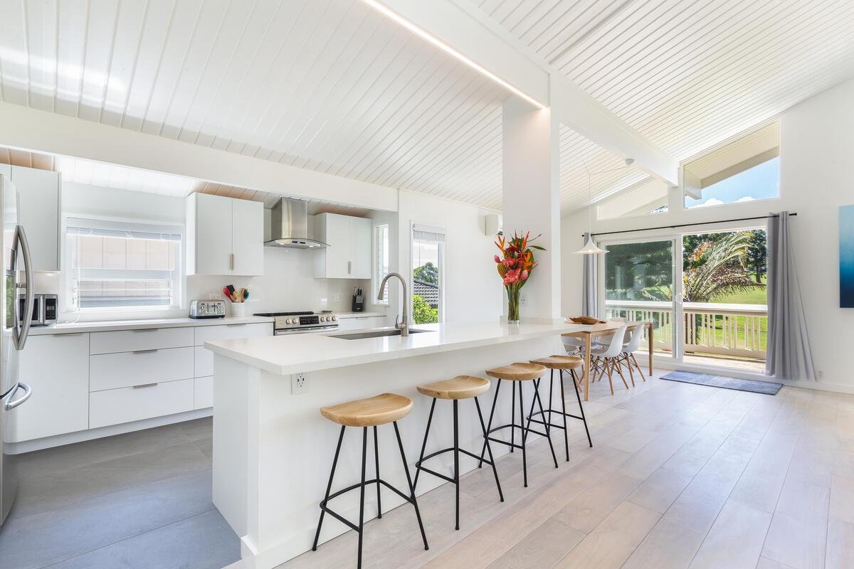 Modern Home on Golf Course, Walk to Tennis, Golf gallery image 5