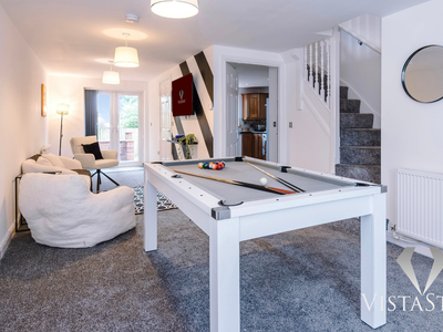 *Last Min Escape!* Netflix | Parking | Pool Table