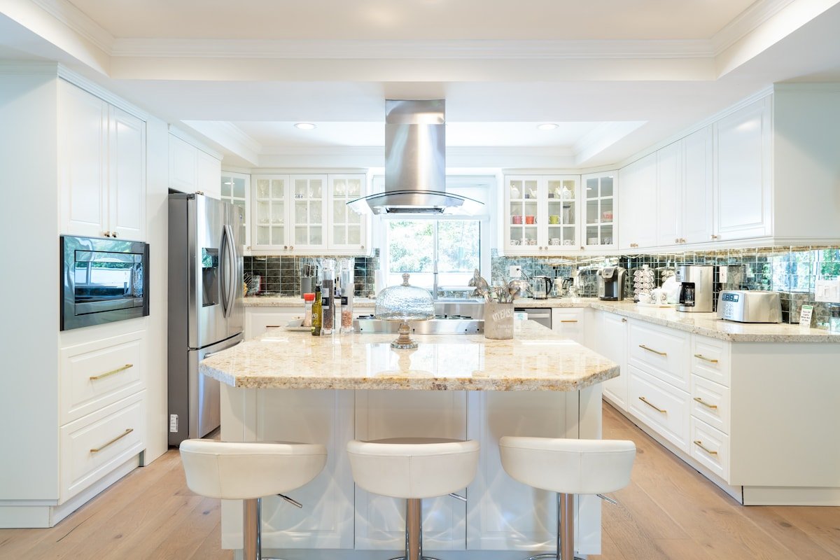 Exclusive 5 * Luxury ❤️Private Heated Pool Spa AC gallery image 4