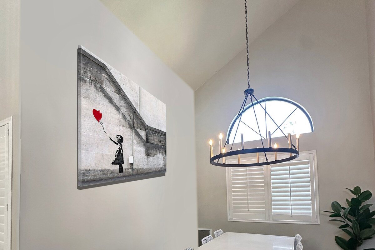 Vegas Versailles – 2 Story House 7 Bed 3 Bath Pool gallery image 4