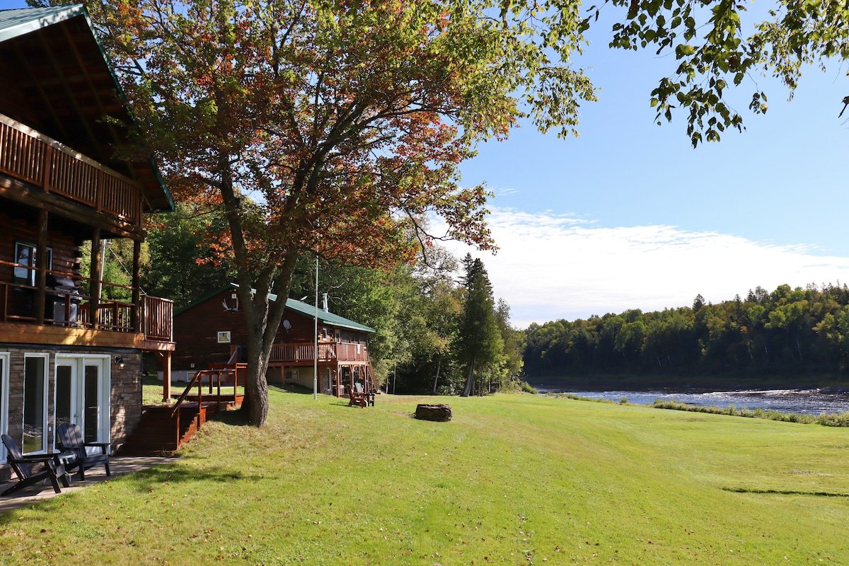 Black Rapids Retreat – 2 Lodges w/ hot tub & sauna gallery image 2